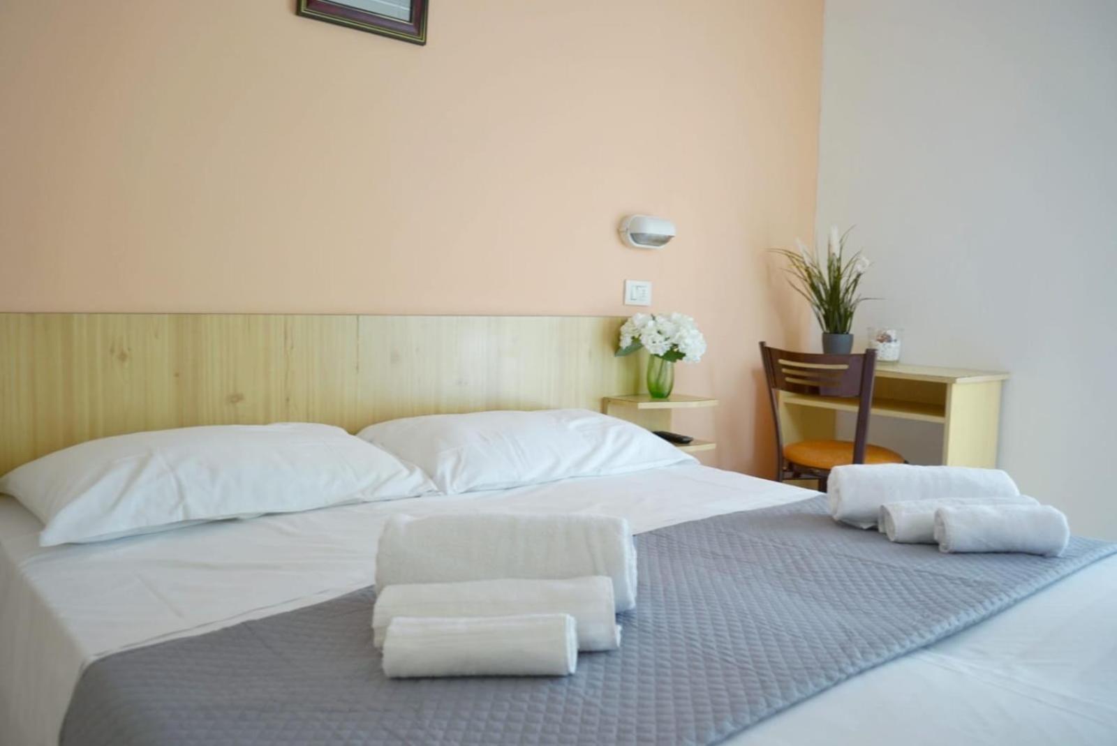 Hotel Malibu Mare Rimini Eksteriør billede