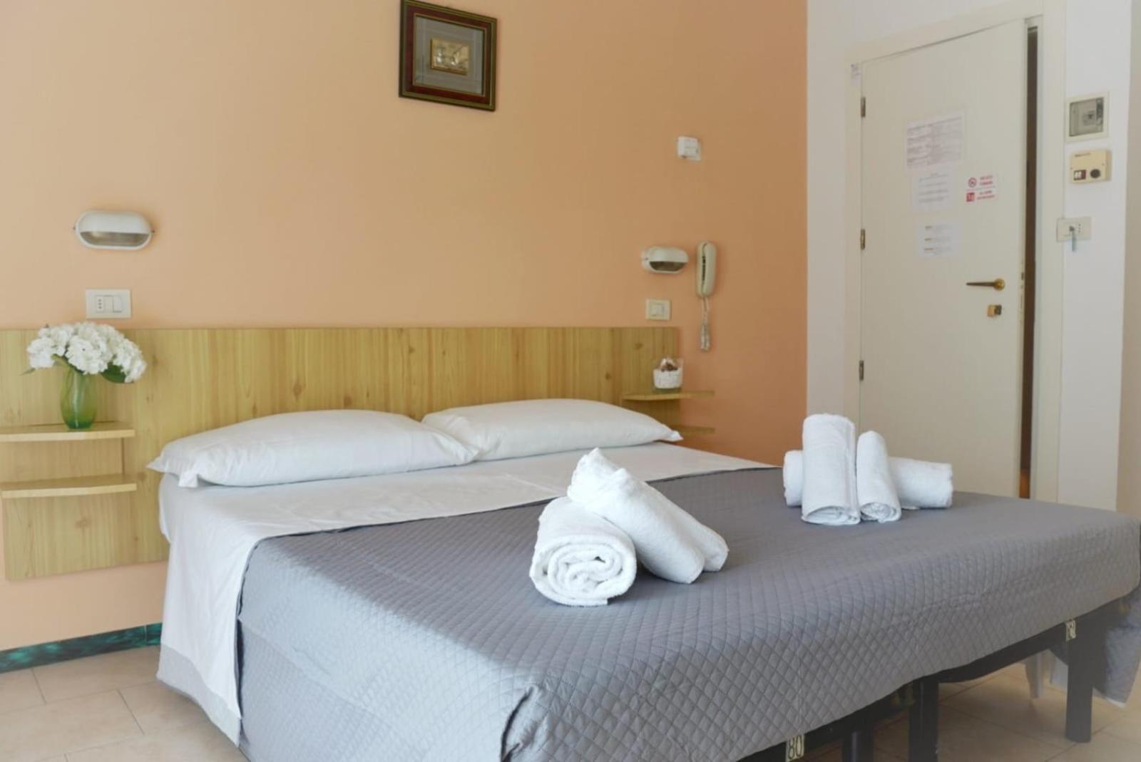 Hotel Malibu Mare Rimini Eksteriør billede